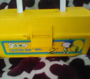 1958 ZEBCO SNOOPY CATCH ‘EM TACKLE BOX Container Peanuts Yellow Fishing - Picture 1 of 1