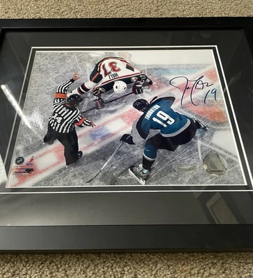 Foto firmada por Joe Thornton - Tiburones de San José enmarcados certificado de autenticidad Foto 1 de 4