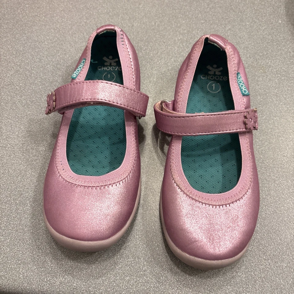 Sapato sem salto Chooze infantil feminino tamanho 1 Mary Jane rosa brilhante metálico - Imagem 1 de 4