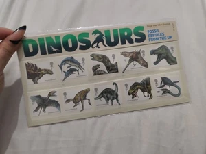 2013 ROYAL MAIL PRESENTATION PACK DINOSAURS PACK NUMBER 490 MINT DECIMAL STAMPS - Picture 1 of 1
