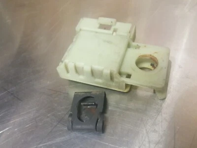 2004 GMC SAVANA VAN BRAKE LIGHT LAMP SWITCH SENSOR OEM WITH CLIP  - Image 1 of 4