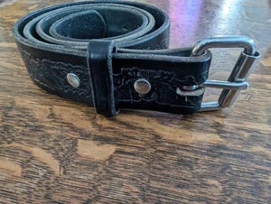 Mens Tooled Black Leather Belt 47 in - Picture 1 of 4