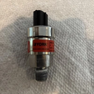Gebrauchter Danfoss York 060G3603 AKS32R Druckmessumformer 02529139009 - Bild 1 von 4