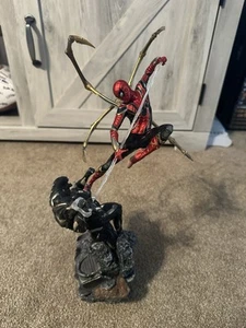 Iron Studios Avengers: Endgame Iron Spider Man Vs Outrider Bds Art 1/10 Statue - Bild 1 von 10