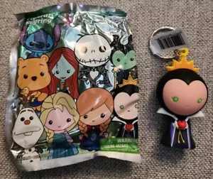 Disney Series 2 Mystery Figural Keychain EVIL QUEEN w/Original Pack - Picture 1 of 2
