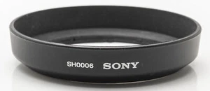Sony Lens Hood SH0006 for Lens Hood for 18-70mm f/3.5-5.6 standard zoom - Bild 1 von 3