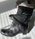 Clarks Black Ankle Boot Women's Size 5M Leather Side Zip and Buckle