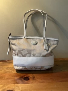 Coach Signature Logo F19046 Tote Shoulder Handbag Purse Cream On Cream - Picture 1 of 11