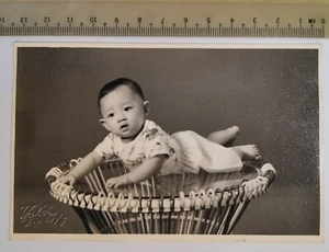 1960's Overseas Chinese baby boy studio photo - Imagen 1 de 2