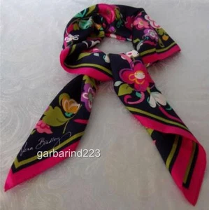Neu mit Etikett Vera Bradley 34" x 34" quadratischer Schal aus 100 % Seide - das Lieblings-Bändermuster!! - Bild 1 von 8