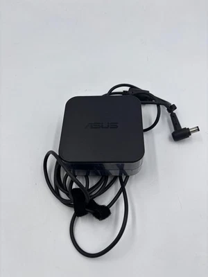 CARICATORE ORIGINALE ASUS 19V – ENERGIA SICURA PER IL TUO NOTEBOOK! ⚡💻 - Immagine 1 di 3