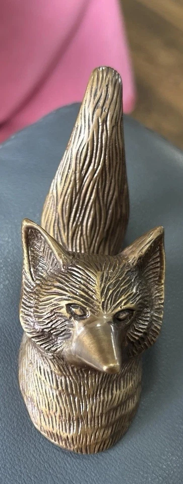 Gancho de pared Darshan de 5"" de ancho en metal marrón Foto 1 de 4