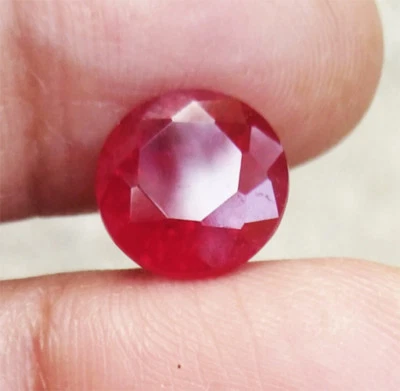 TOP BLOOD RED RUBY 10.10Cts. 12x12mm. ROUND CORUNDUM GEMs EXCELLENT CUT! - Image 1 of 4