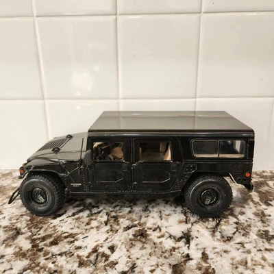 Hummer Model Car 1:18 scale black diecast metal - Image 1 of 4