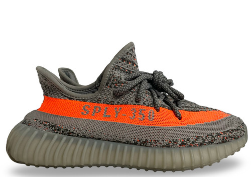 Taglia 5 INDOSSATO Yeezy Boost 350 V2 Beluga Reflective GW1229
