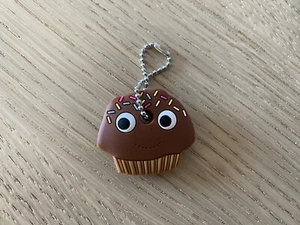 Yummy World Kidrobot Heidi Kenney Key Cap Cover, Chocolate Cupcake Blind Bag - Picture 1 of 5