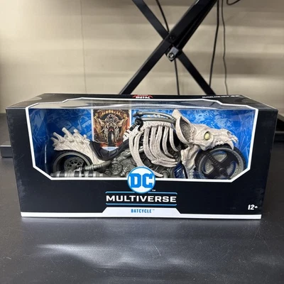 Boneco de ação McFarlane Toys DC Multiverse Death Metal Batcycle 7" - Imagem 1 de 4