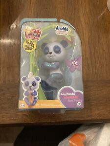 *NEW* WowWee Fingerlings Baby Panda Archie Blue Glitter Interactive Toy 