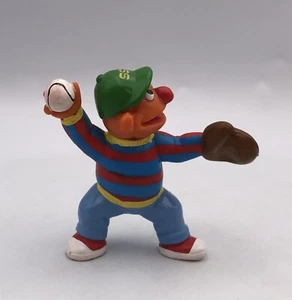 Figura PVC Ernie Baseball Player Plaza Sésamo Cake Topper Aplausos - Imagen 1 de 3