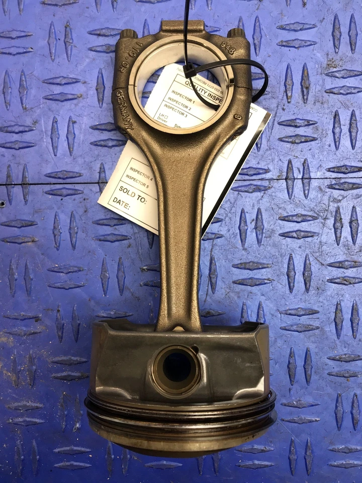 PISTÓN MOTOR DERECHO PORSCHE PANAMERA (A) 2010-2012 4,8 L CON BIELA Foto 1 de 4