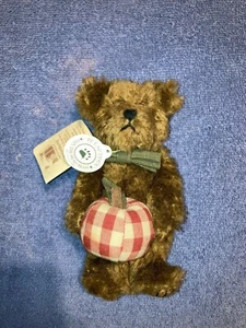 The Boyds Collection, Best Dressed, Jonathan Applesmith, tags - Picture 1 of 3