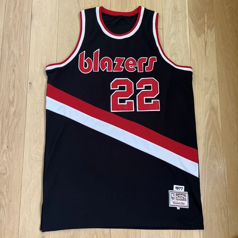 Portland Trailblazers CLYDE DREXLER Jersey (Black, #21) Mitchell & Ness Men’s 56 Cover