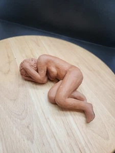 WEIBLICHER AKT - HANDARBEIT STUDIO KUNST KERAMIK TERRAKOTTA SKULPTUR - Bild 1 von 14