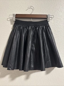 Baby Sara Girl’s SZ 6 Skirt Faux Leather Pleated Back To School Academia - Picture 1 of 10