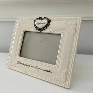 Cream Friends Photo Frame – “Are the Family We Choose” Sentiment – Shabby Chic - Picture 1 of 5