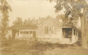 Cartolina RPPC; Clapboard House/Residence, M.L. Foto Co, Chicago IL non pubblicata - Foto 1 di 2