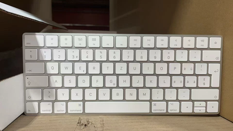 Apple OEM Wireless Magic Keyboard British/Swiss French/Italian/Bulgaria MLA22LLA - Image 1 of 1