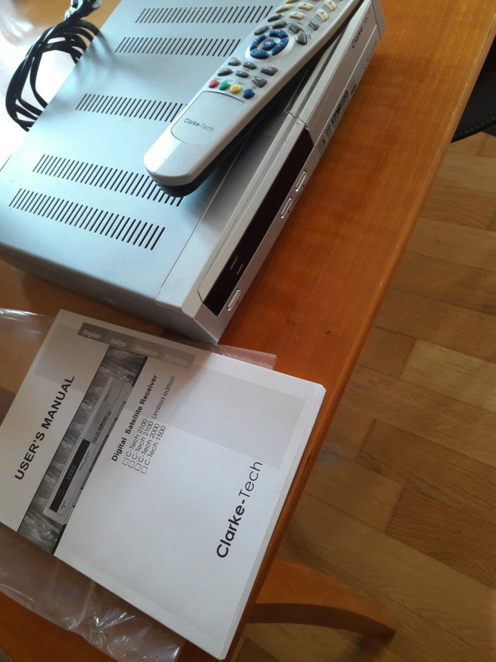 DECODER SATELLITARE CLARKE TECH C-TECH 2100 COMPLETO DI TELECOMANDO E MANUALE - Immagine 1 di 4