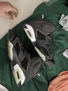 Size 10 - Jordan 6 Retro Lakers 2010 - Picture 1 of 10