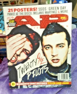 Twenty One Pilots AP Magazin Melanie Martinez Crybaby Parfum Einsatz 21 POSTER - Bild 1 von 1