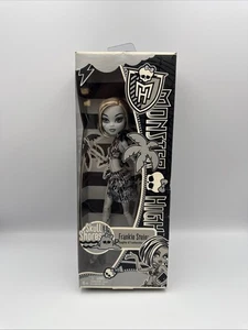 Monster High Skull Shores Frankie Stein Daughter of Frankenstein Doll - Picture 1 of 9