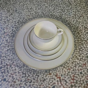 Vintage Royal Doulton Bone China "ANABEL" 5Pc Dinner Set Never Used NEW IN BOX - Picture 1 of 9