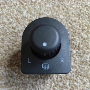 Genuine VW Volkswagen T5 T6 Heated Electric Mirror Adjustable Switch - Picture 1 of 7