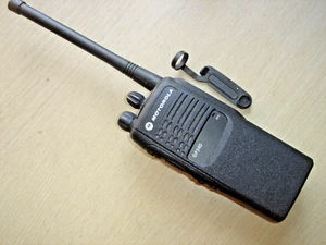 Motorola GP340 VHF 136-174MHz c/w antenna, battery & beltclip - Afbeelding 1 van 7