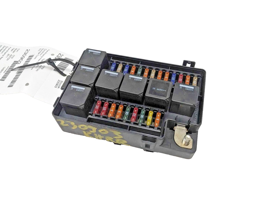 Panel de caja de relé de fusibles de maletero de cabina trasera AD43-14A073-AB Aston Martin Rapide 2011 Foto 1 de 4