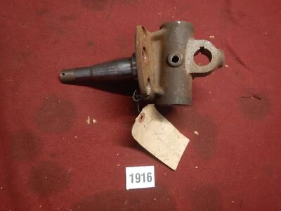 NOS STUDEBAKER 50-54 CHAMPION 51-52 COMMANDER RH Front Spindle STEERING KNUCKLE - Image 1 of 4