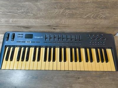 M-Audio Oxygen 49 3rd Gen Midi Keyboard Controller - Working - Image 1 of 4