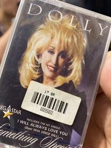 dolly Parton - Picture 1 of 3