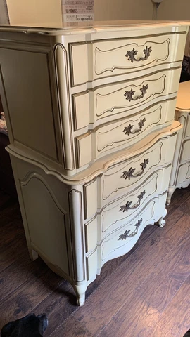 White Furniture Co. Vintage Dressers & Vanity W/Mirror & Nightstand 3 Piece Lot Cover