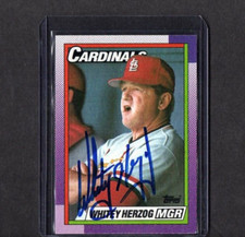 1990 TOPPS VINTAGE CARD SIGNED IP AUTO WHITEY HERZOG ST. LOUIS CARDINALS GREAT
