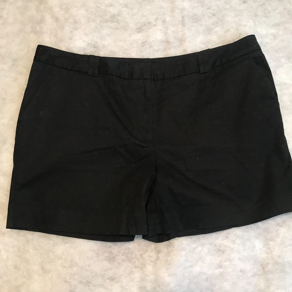 Worthington Shorts Size 16 Black Modern Fit Dressy Occasions Stretch Mid Length - Image 1 of 4