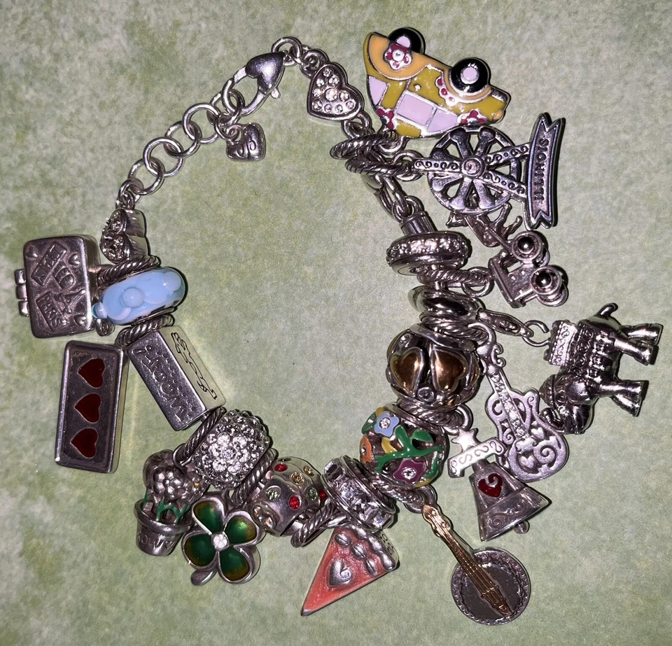 Pulsera Brighton Firmada Corazón Slide Charm con 20 Dijes Extraíbles Personalizables Foto 1 de 2