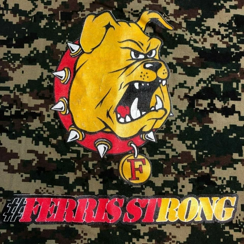 Rare Ferris State University Code V Mens Womens XL Camo T shirt Top Cover