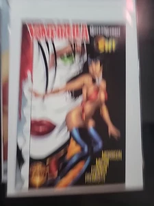 Vampirella Queen’s Gambit featuring SHI, Ashcan Edition Issue by Grant Morrison - Picture 1 of 2