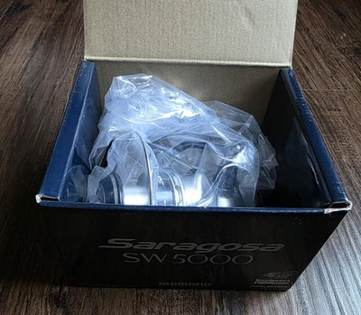 SHIMANO Saragosa SW5000 Saltwater Spinning Seafishing Reel - SRG-5000SW - Image 1 of 4