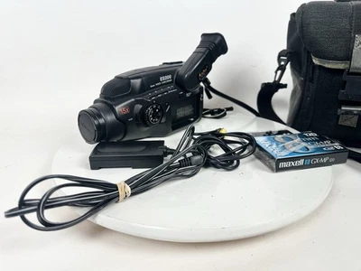 Canon ES200A 8mm 15x Zoom Color Camcorder Handheld - Image 1 of 4